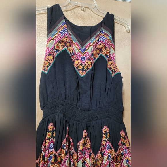 New Tanvi Kedia Anthropologie Dress Embroidered Chevron Midi V-Neck Rayon Boho - Picture 3 of 11